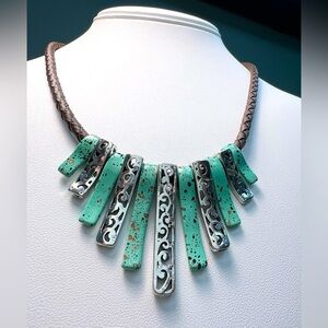 EXPLORER EXCLUSIVE NECKLACE